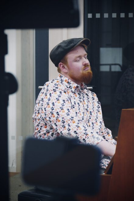 Bastian-Maas_spielt_Klavier